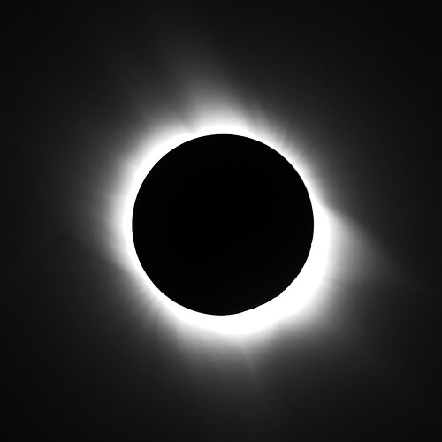 http://underthebigblacksun.com/SteveHarris%20total-eclipse%20swh.jpg